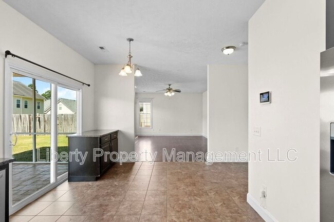 Building Photo - 146 Trenton Pl