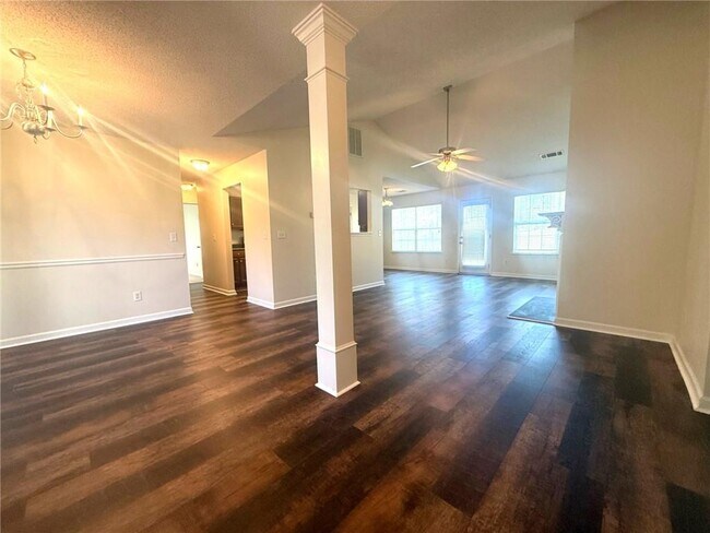 Building Photo - 164 Paces Overlook Trce