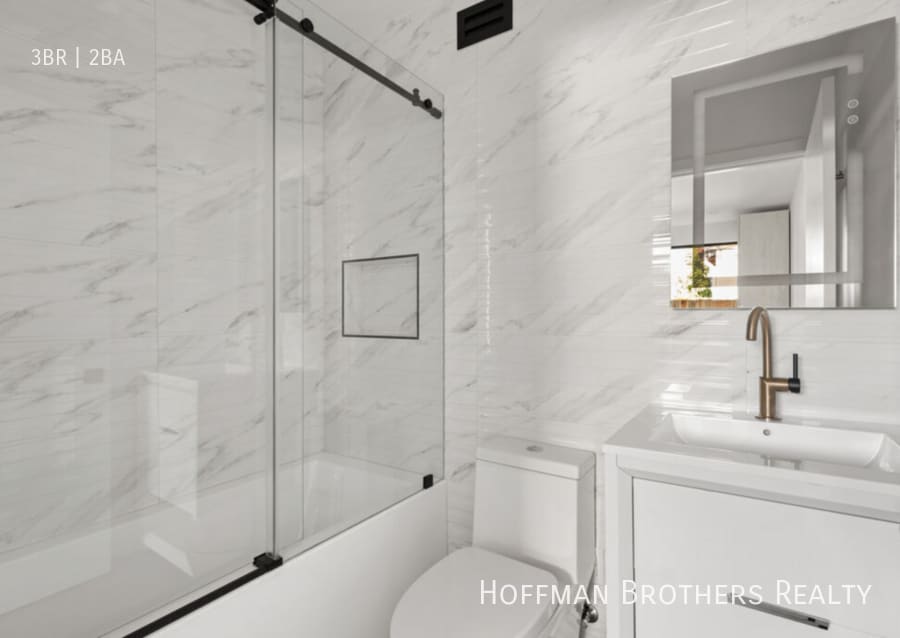 Building Photo - 1450 1/2 Crescent Heights Blvd