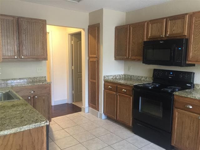 Building Photo - 8800 Camfield Way St