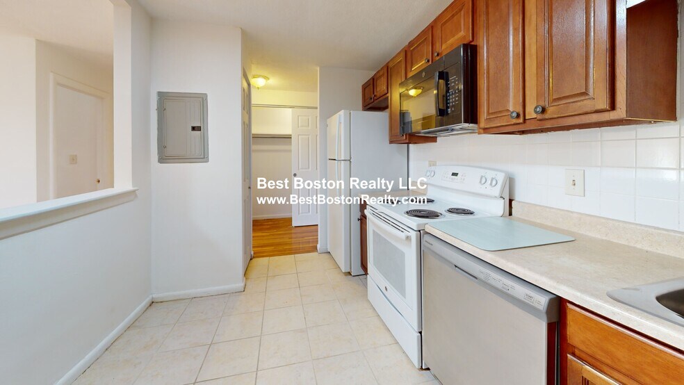 Building Photo - 435 Shirley St