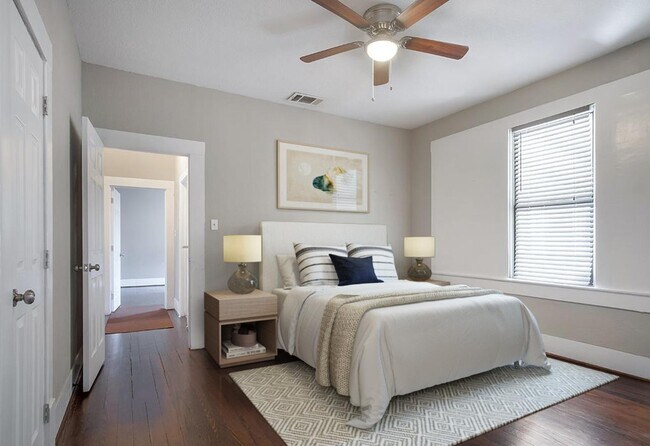 Building Photo - Renovated Winnetka Heights Craftsman home ...