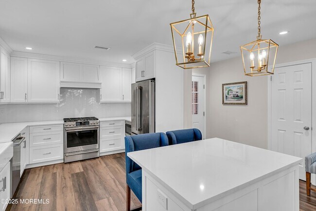 Building Photo - 68 Maple Dr