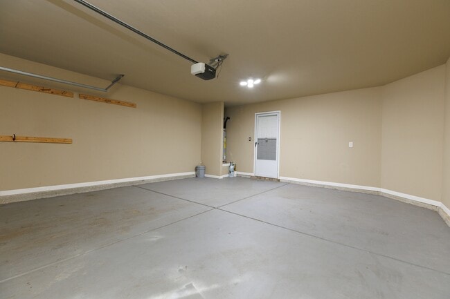 Building Photo - 2415 Bell Manor Dr SW