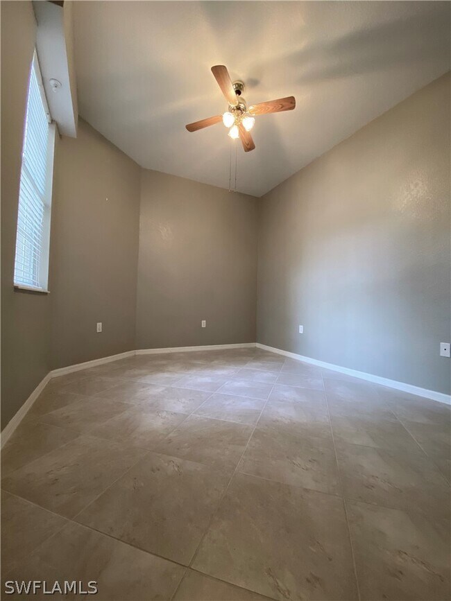 Building Photo - 354 Dover Pl