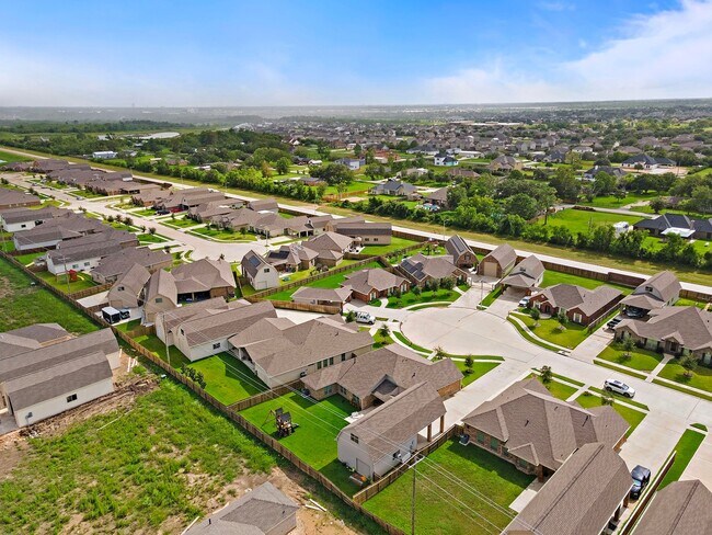 Building Photo - 3304 Patagonia St