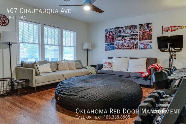 Building Photo - 407 Chautauqua Ave