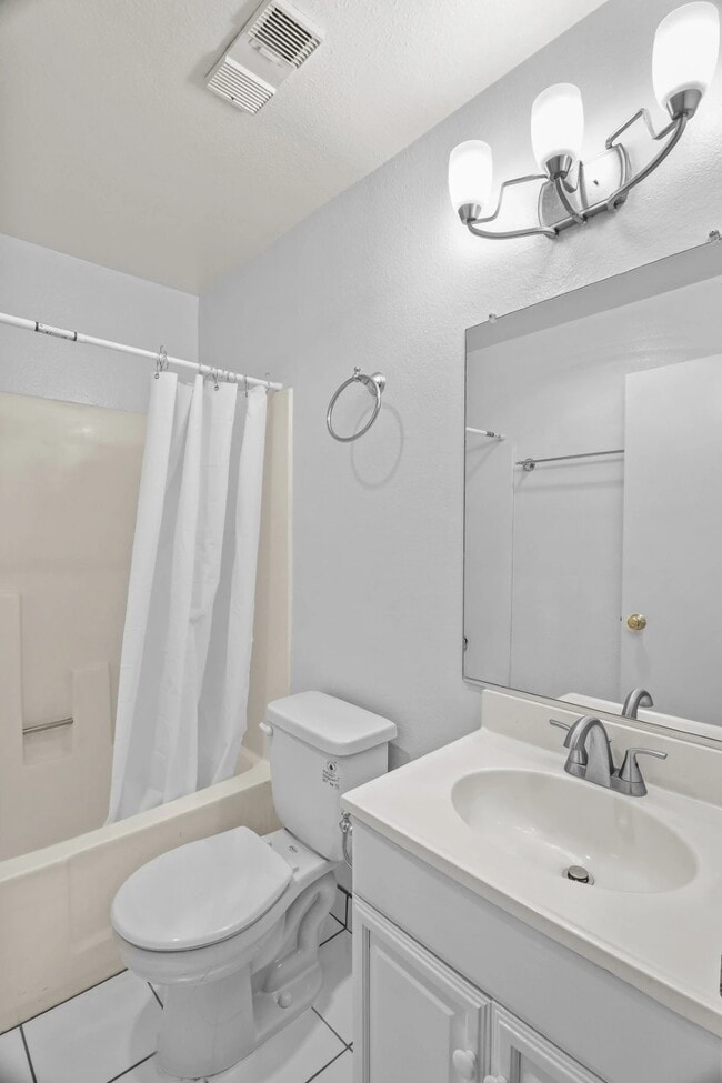 Interior Photo - 1394 Midvale Avenue,