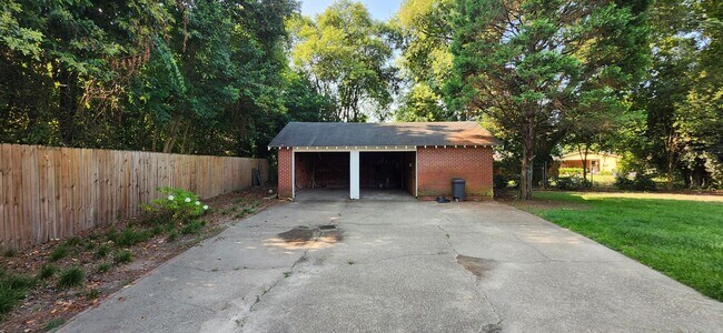 Building Photo - Wonderful home in Overlook!
