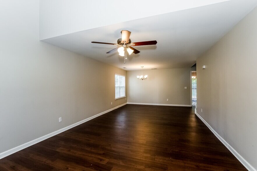 Building Photo - 7017 Hidden Creek Dr