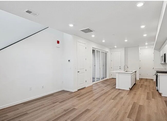 Building Photo - 1334 Penner Dr