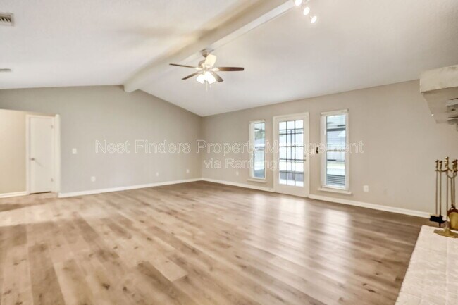Building Photo - 10855 Mandarin Station Dr W