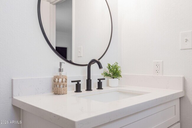 Building Photo - 2529 E Commonwealth Cir