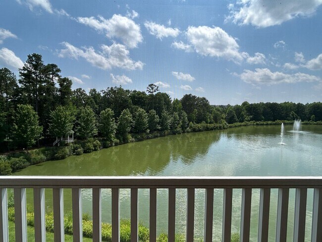 Building Photo - 2 Bedroom | 2 Bathroom Corner Unit Townhom...