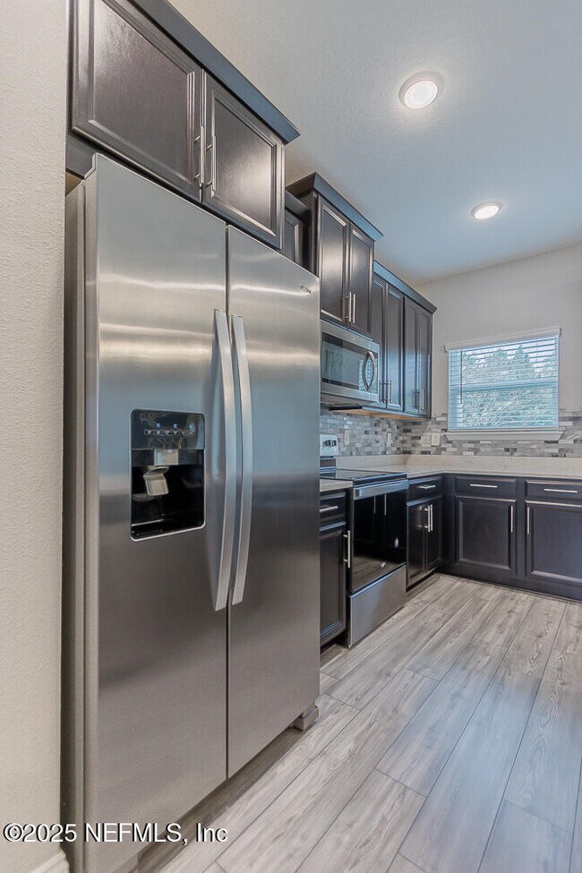 Building Photo - 14056 Sterely Ct S