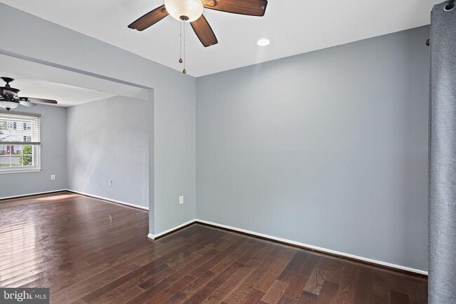 Building Photo - 18 Chantilly Ct