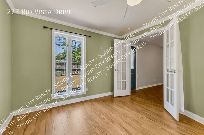 Building Photo - 272 Rio Vista Dr