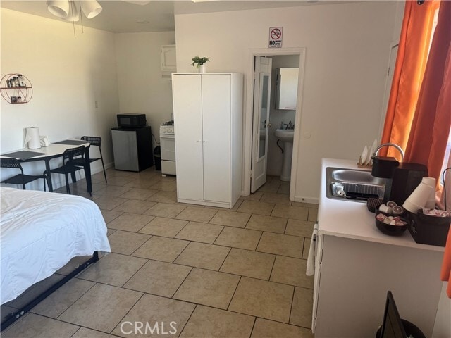 Building Photo - 6228 Alamo Ave