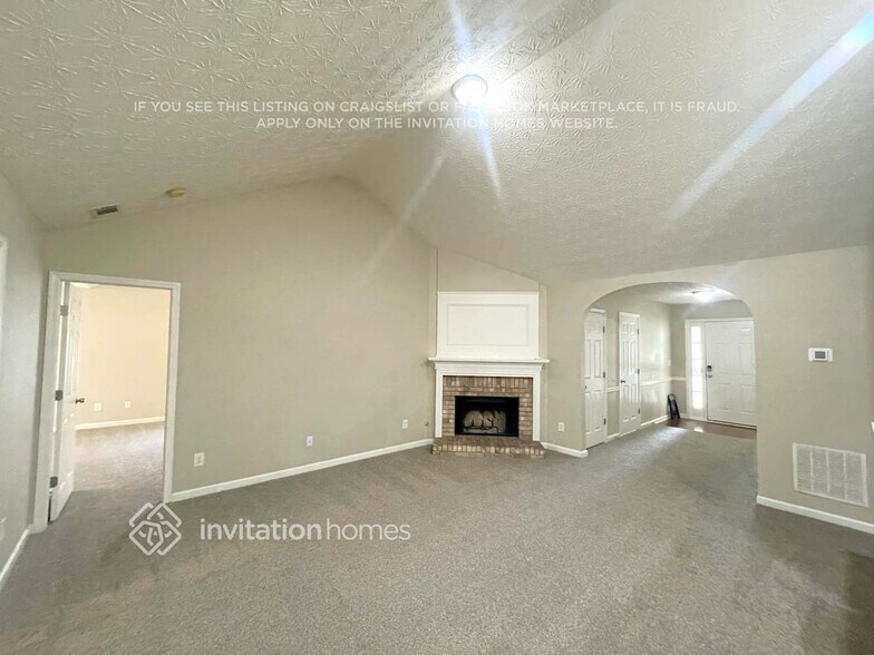 Building Photo - 2635 Essex Ct
