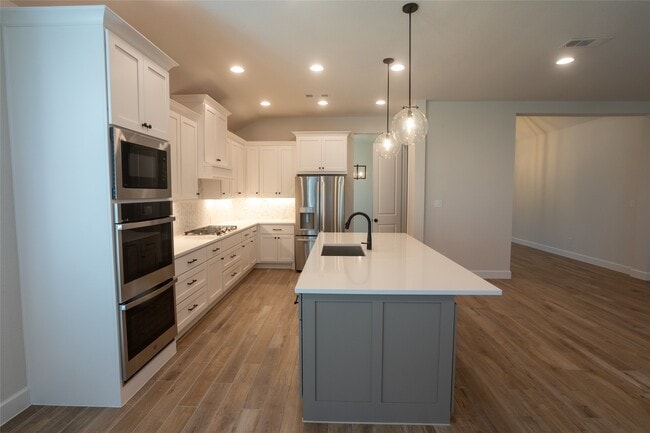 Building Photo - 18459 Chameleon Ct