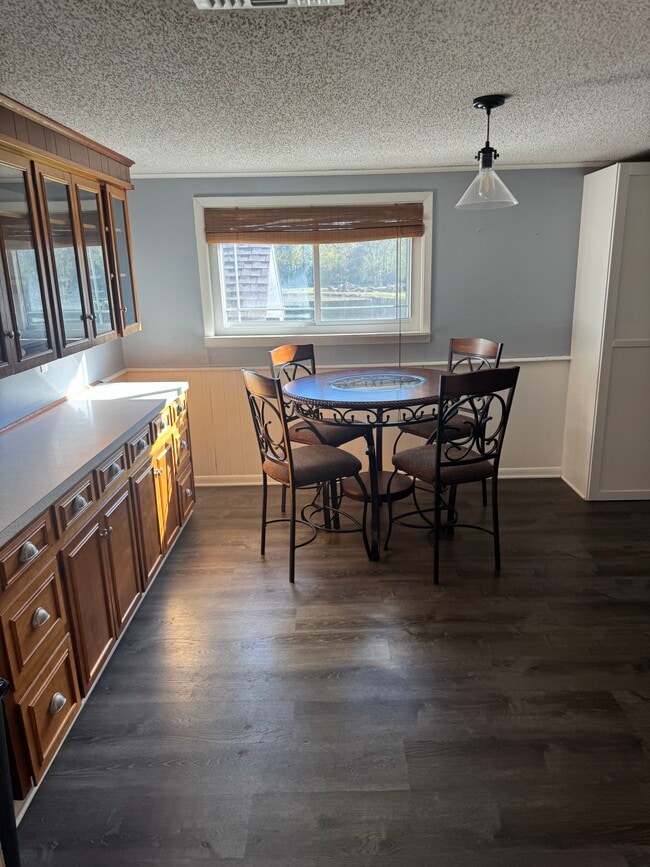 Building Photo - 7493 AR-5