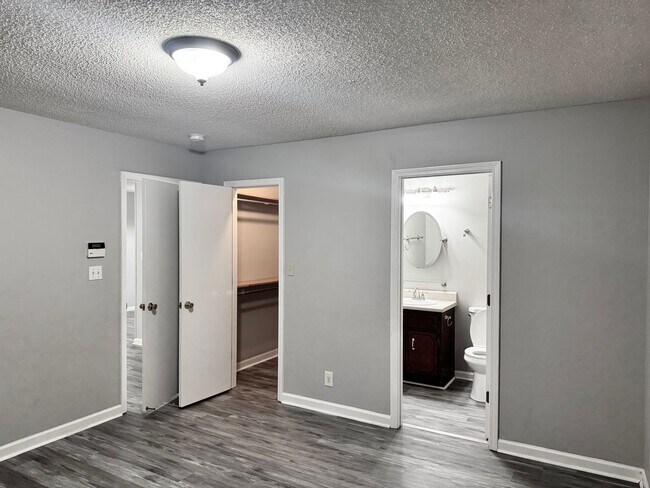 Building Photo - Cathedral Ceiling for a big open feel!