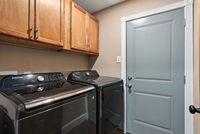 Building Photo - 1917 Endeavor Ct