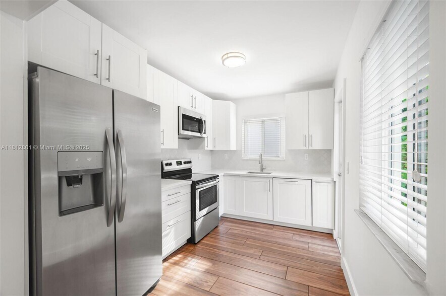 Building Photo - 5775 SW 28th St
