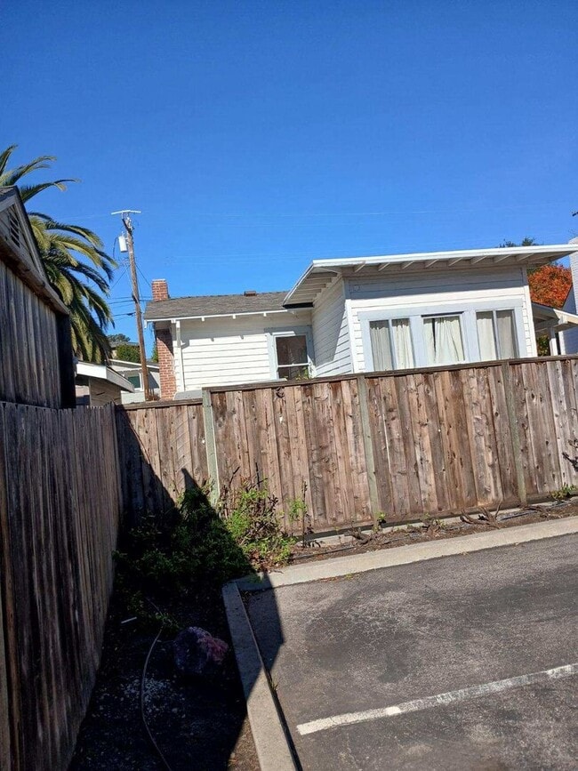 Building Photo - 3 Homes on 1 Lot! 7 Bedroom 4 bath home close to POLY off of Grand Avenue Entrance!!!!