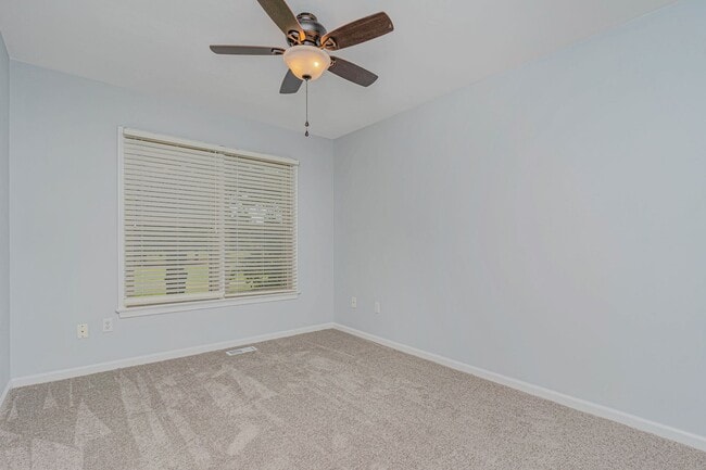 Building Photo - Immaculate 3bedroom 2.5 Townhouse on Kempsville Green Gold Couse