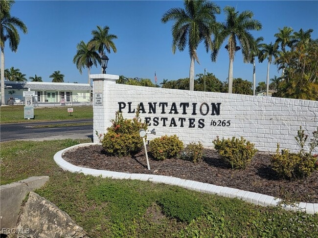 Building Photo - 101 Oak Ln