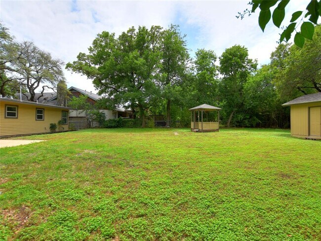 Building Photo - 11800 Tedford St