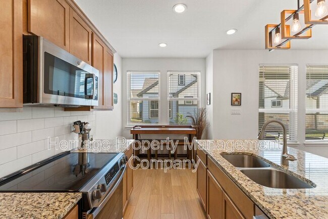 Building Photo - 2119 Hofstaat