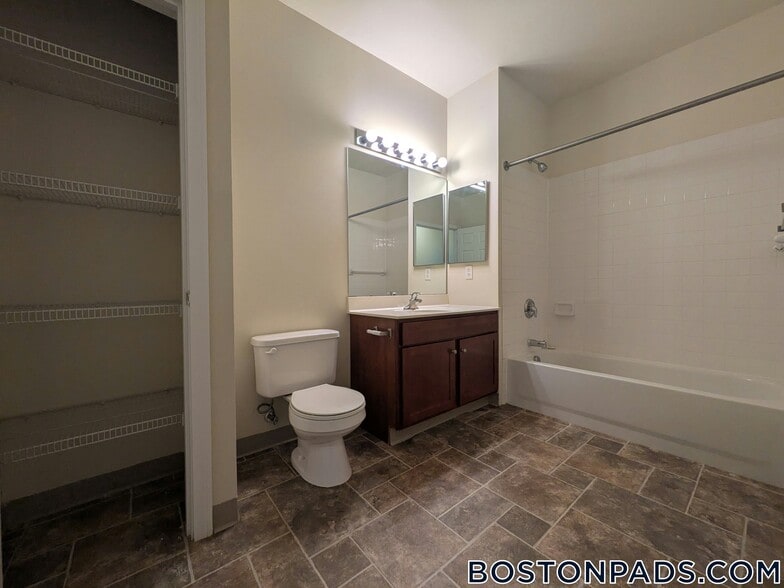 Building Photo - 311 Lowell St