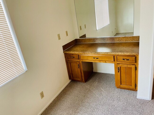 Building Photo - Wonderful South Salem Home in great neighborhood.