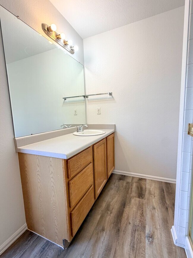 Building Photo - Single-Family Home in Littleton!