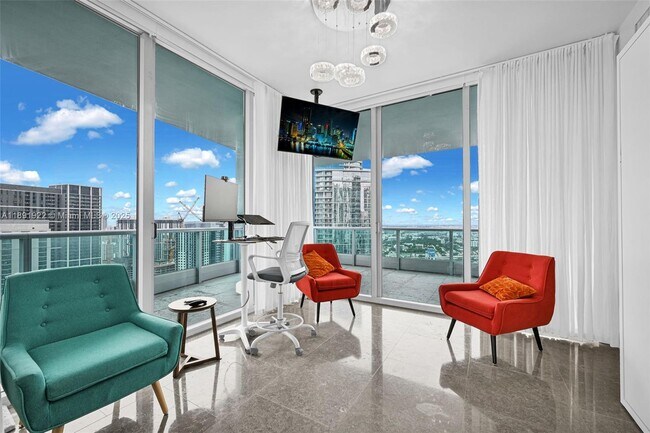Building Photo - 900 Biscayne Blvd