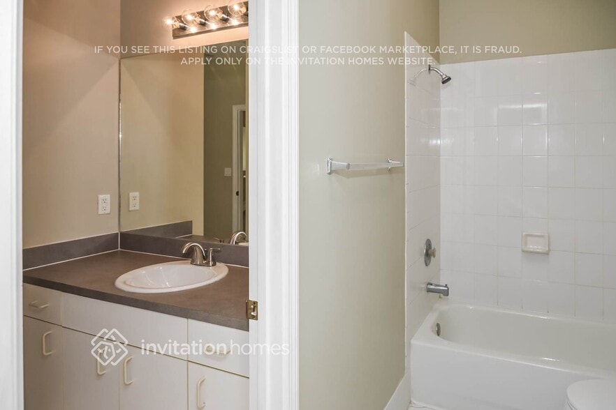 Building Photo - 14951 SW 157th Ct