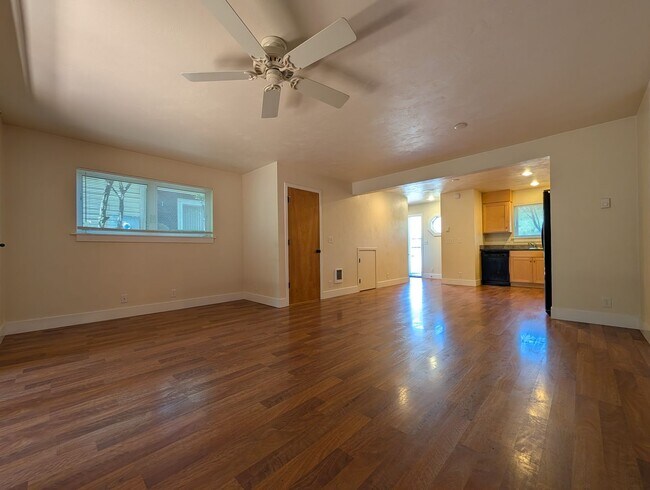 Building Photo - Beautiful 2-Bedroom, 2.5-Bath Condo Near Amazon Park!