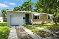 Building Photo - 2545 SW 27th Ln