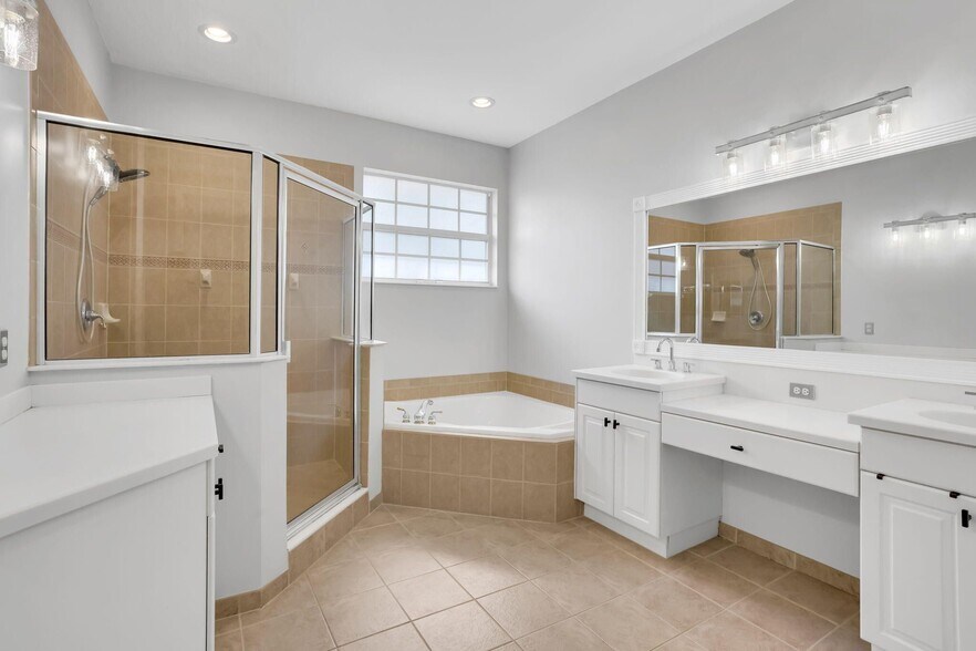 Building Photo - 47 Lancaster Rd