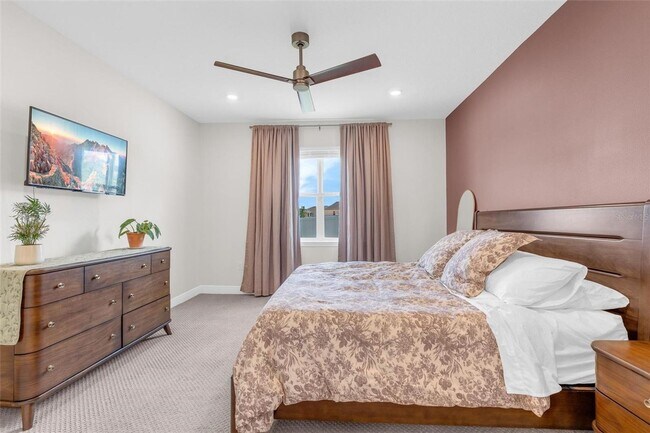 Building Photo - 2019 Sunshine Peak Dr