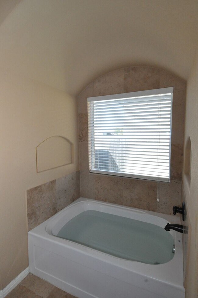Building Photo - Beautiful Home In Hutto ISD