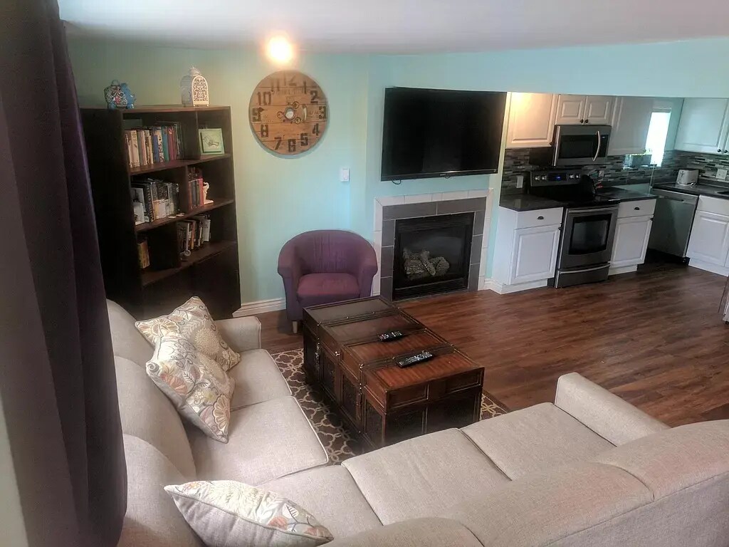 Building Photo - 7655 E 19th Ave