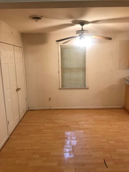 Building Photo - 1910 John Ct