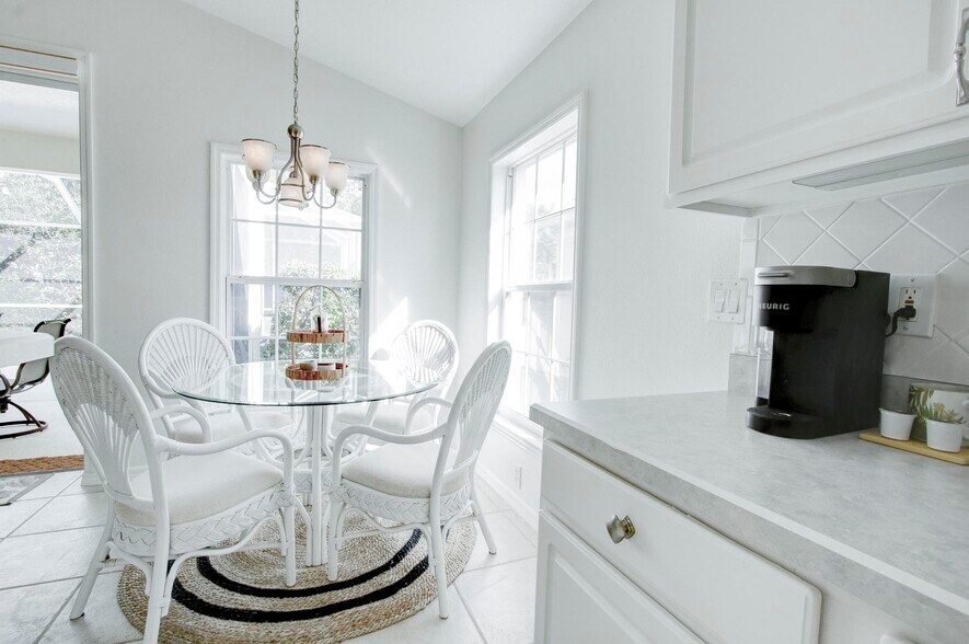 Kitchen area - 143 Braemar Ave