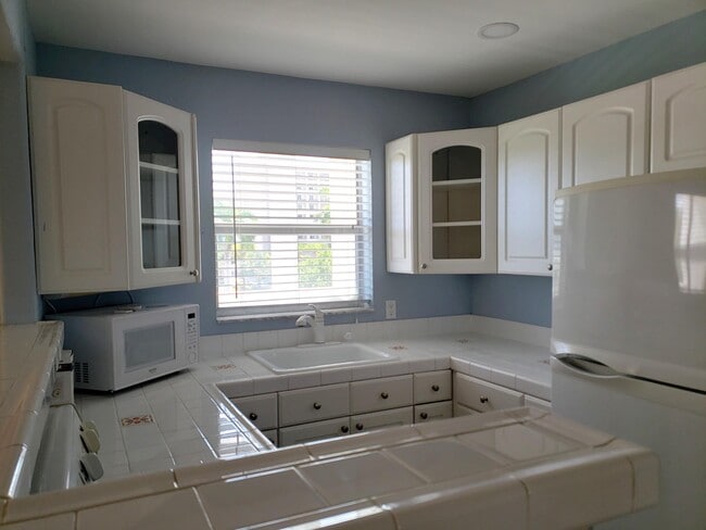 Building Photo - 2850 NE 14th Street Causeway