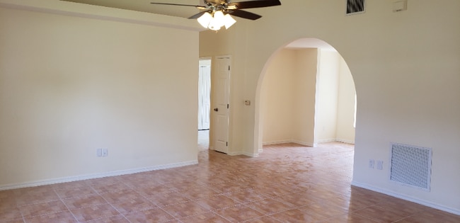 Building Photo - 616 Dharma Cir