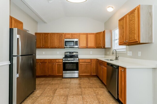 Building Photo - 15806 Mission Crest Ct