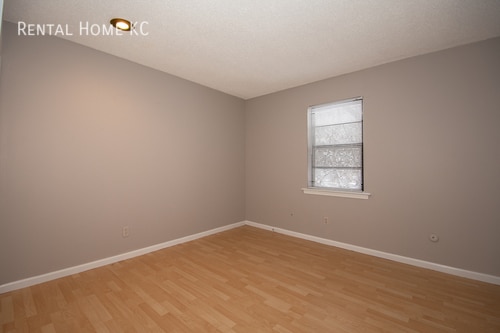 Building Photo - 1515 E Leona-